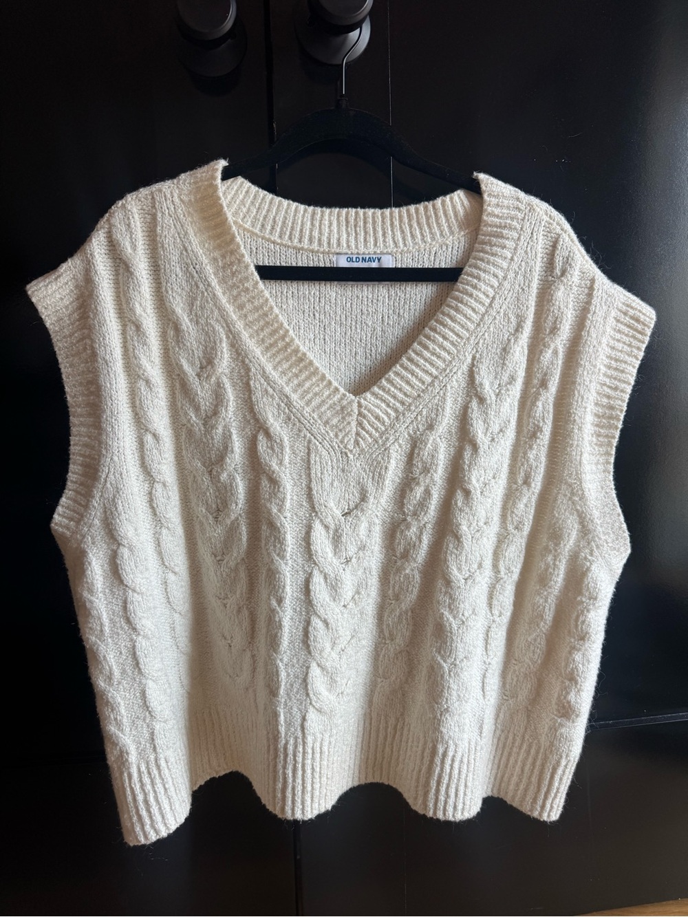 Old Navy Cream Cable-Knit V-Neck Sweater Vest